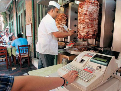 Μονομερής παράταση ΦΠΑ εστίασης χωρίς την έγκριση της τρόικας Μονομερής παράταση ΦΠΑ εστίασης χωρίς την έγκριση της τρόικας